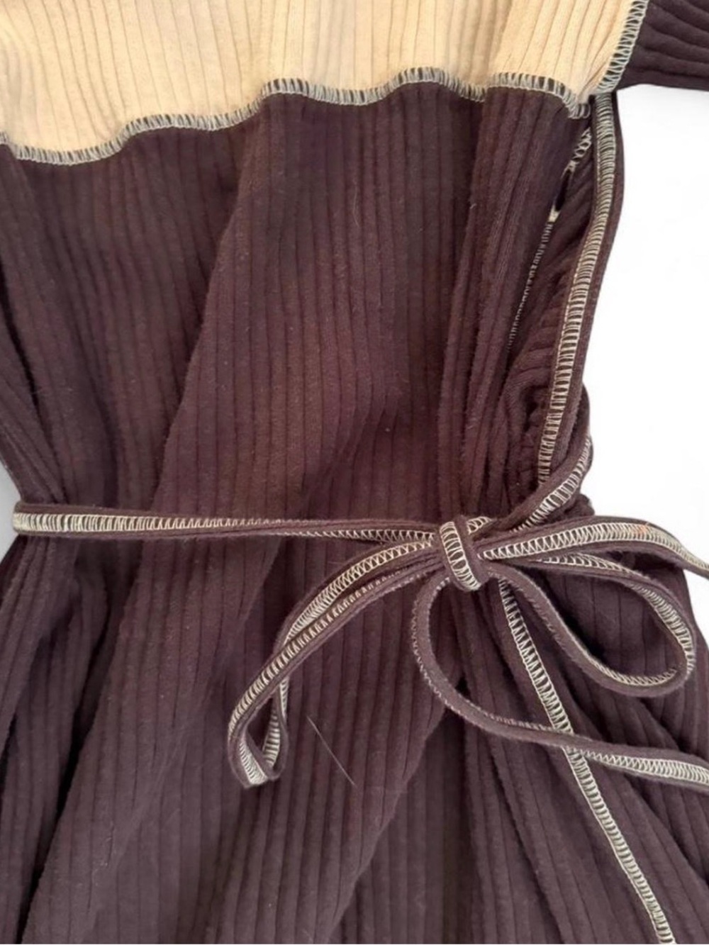 Baserange contrast Ribbed Midi Dress with Tie Waist in Brown and Beige - Picture 3 of 5